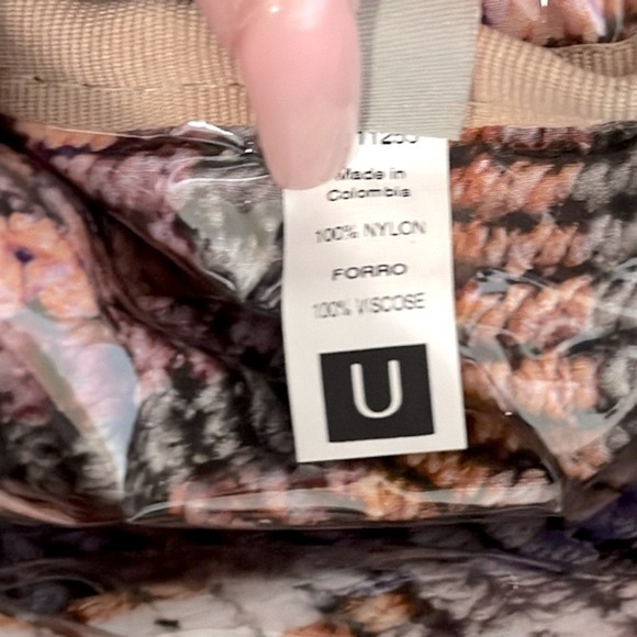 Maaji Wet Bikini Bag with zipper- forro EUC - Picture 9 of 11